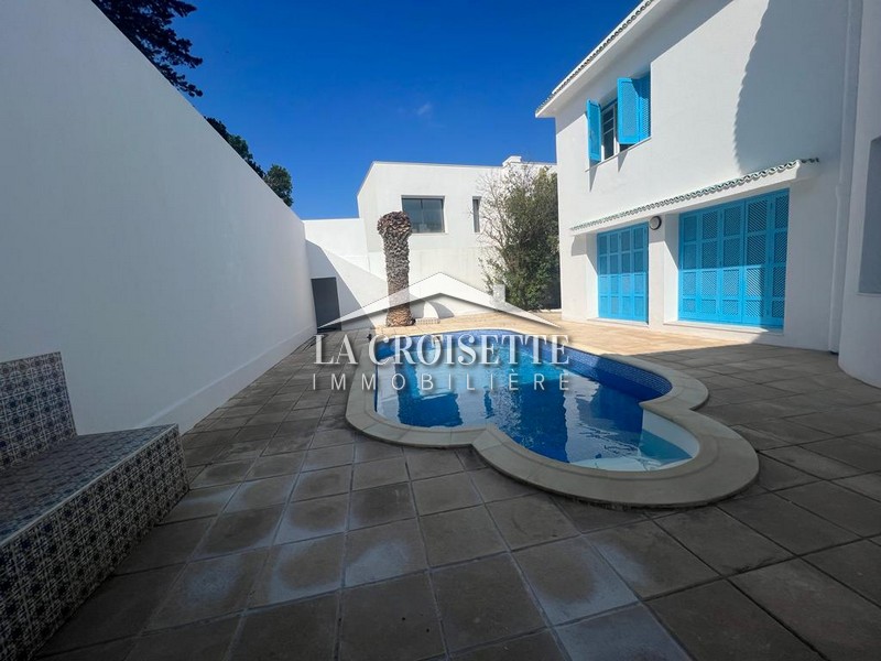 Villa avec piscine S+4 vue sur mer à Gammarth